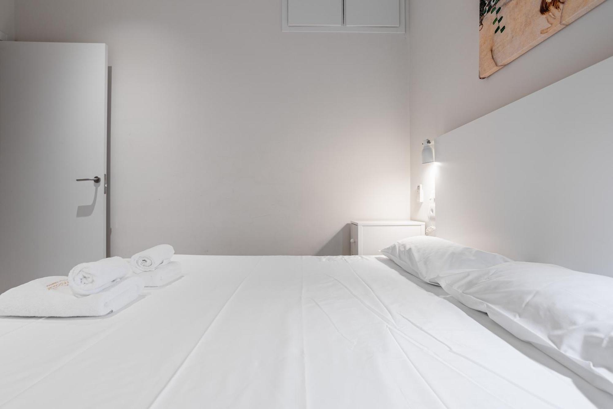Apt 8 Geranio Girona Exterior photo